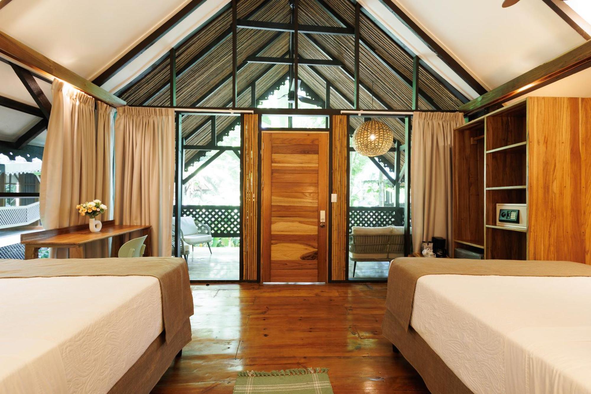 Almonds & Corals Boutique Hotel Puerto Viejo de Talamanca Екстериор снимка